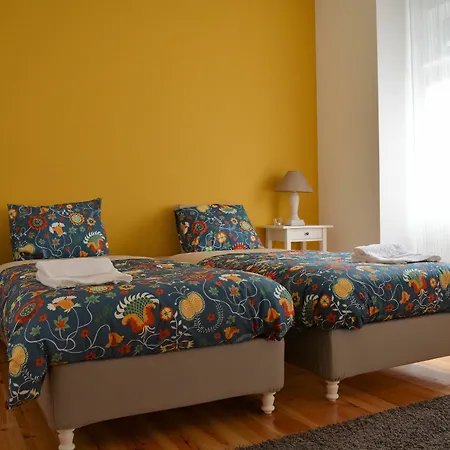 Almirante Deluxe By Homing דירה *