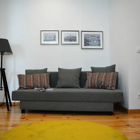 Almirante Deluxe By Homing Apartment